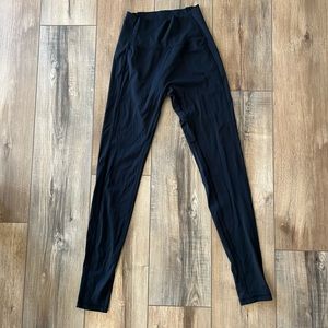 Alphalete pulse black small